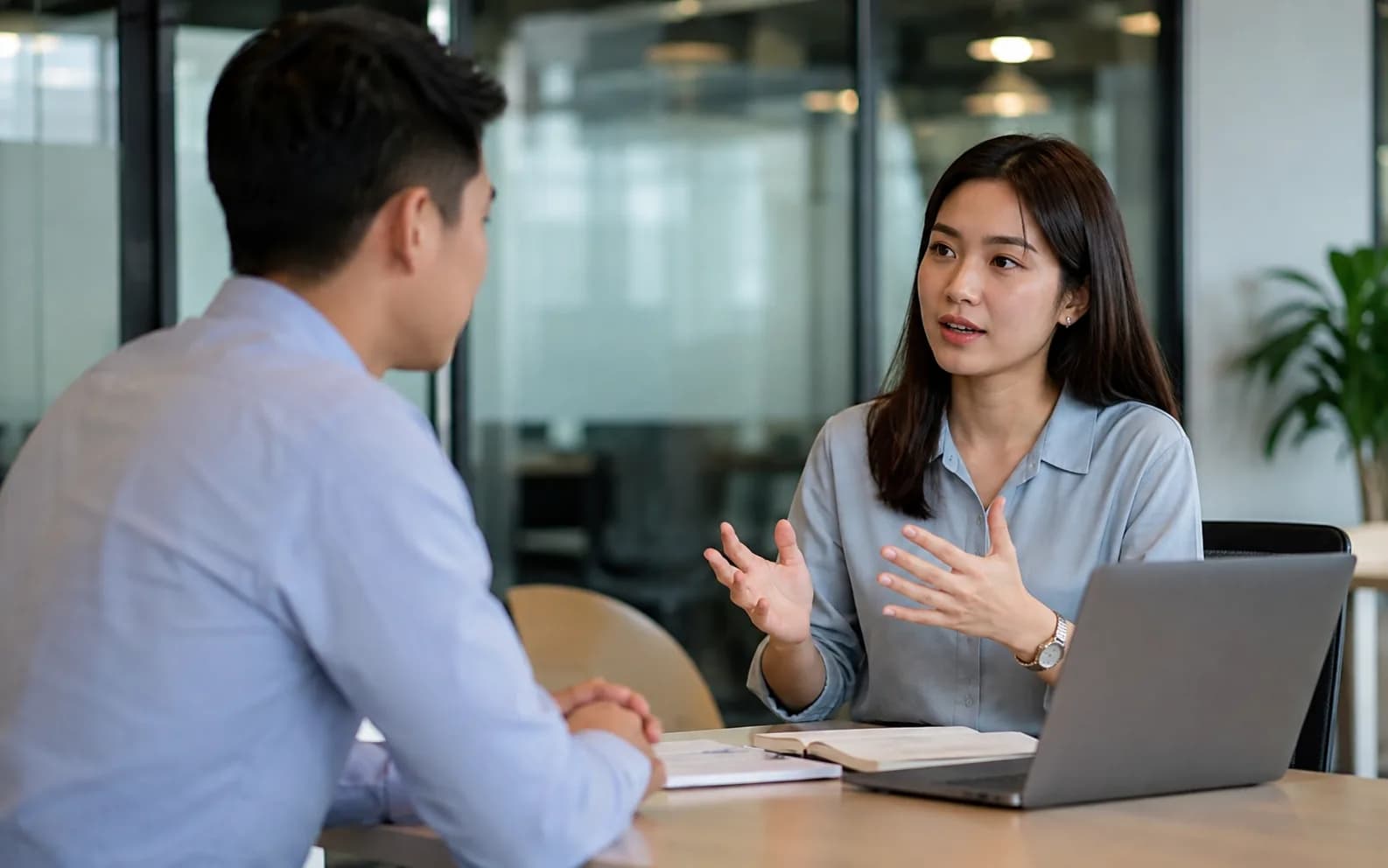 Giao tiếp theo tình huống — công sở